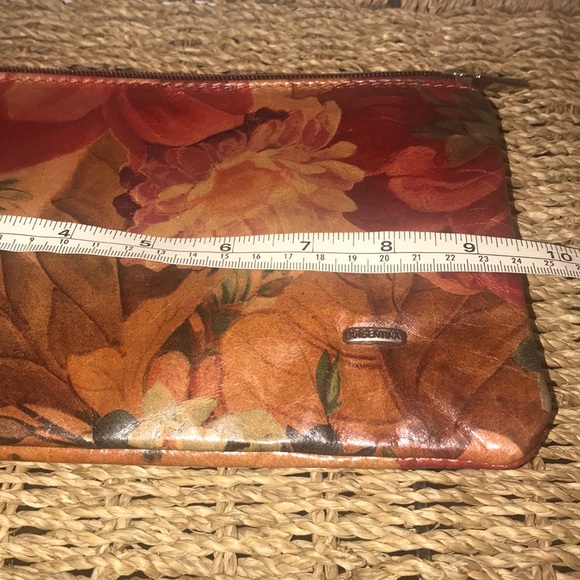 Flower Wristlet - Picture 8 of 9